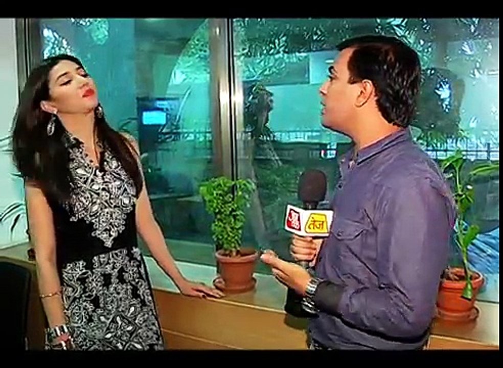 Interview of Pakistani actress Mahira Khan by Amit Tyagi of Aajtak
