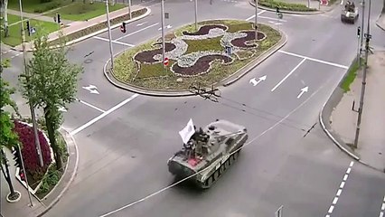 [CCTV] Today captures Russian army 9K35 Strela-10 / SA-13, still in Donetsk city