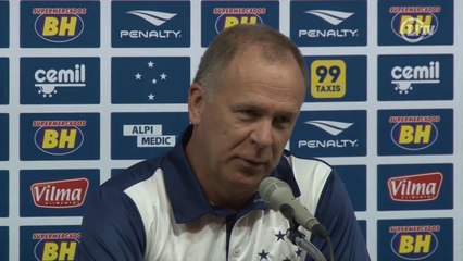 Mano aprova estreia com goleada e diz que Cruzeiro vai 'entrar nos trilhos'