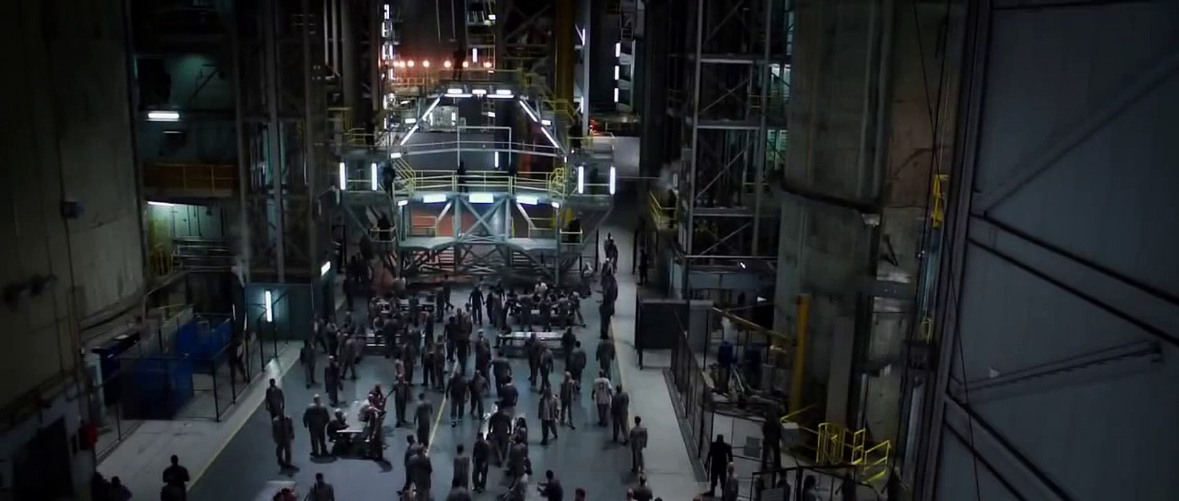 ESCAPE PLAN - Trailer (Stallone & Schwarzenegger)