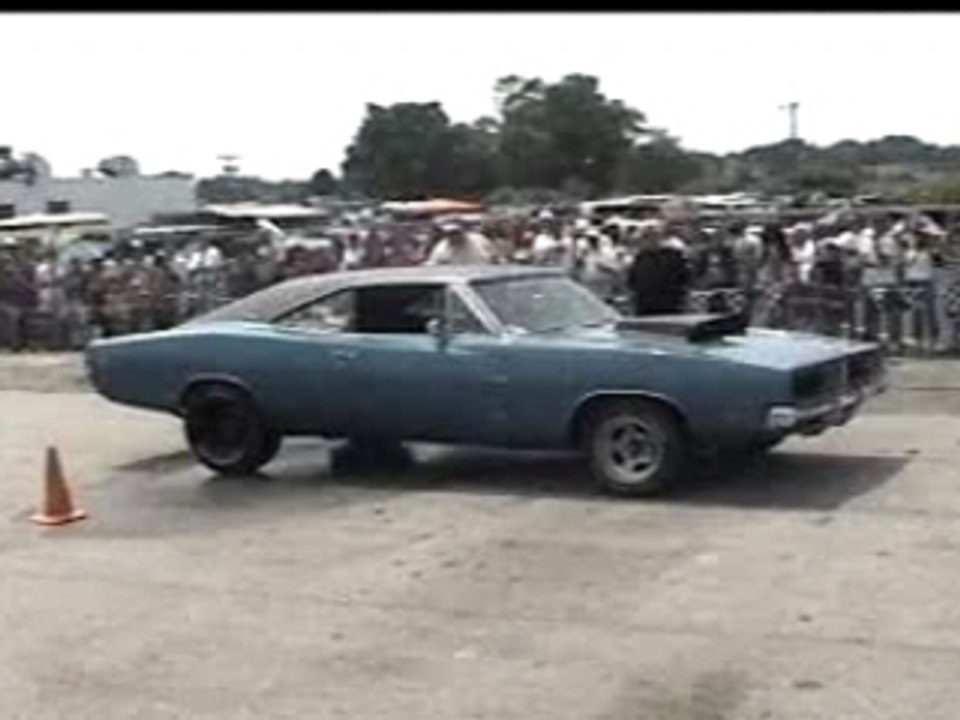 DODGE CHARGER BURNOUT DE 2MIN