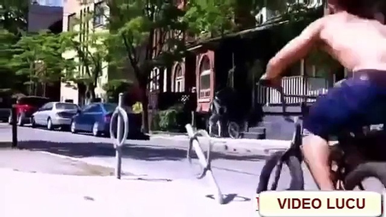 "VIDEO LUCU" KECELAKAAN "LUCU", "UNIK" & "MENEGANGKAN" -- 100% DIJAMIN BIKIN NGAKAK !!!