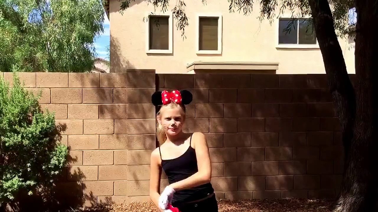 Minnie Mouse Cosplay!!!!!