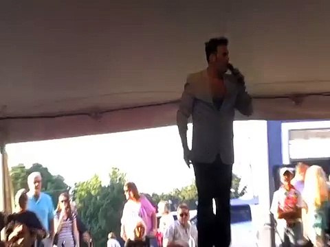 Franz Goovaerts sings Hurt at Elvis Week 2013 video