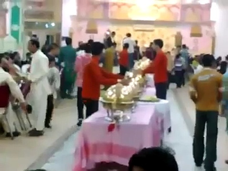 Funny Pakistani wedding opening of Dinner | funny videos funny