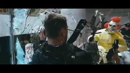 Frozen Heist (Police vs Clowns frozen in time)