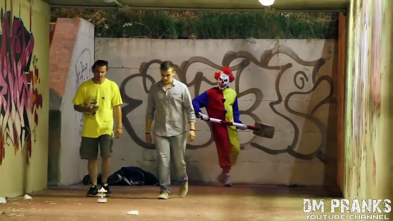 Killer Clown Scare Prank!