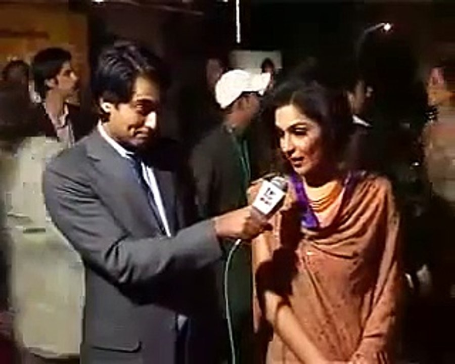 Meera funny english Pakistani clip video 2013