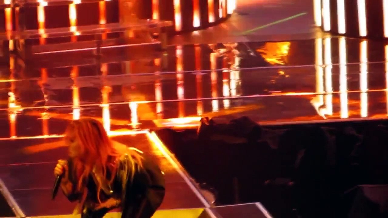 Demi Lovato   dynamite ft Eminem, Lil Wayne & Tech n9ne