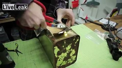 52 Year Old Crackers  -  Taste Test (sealed in 1962)