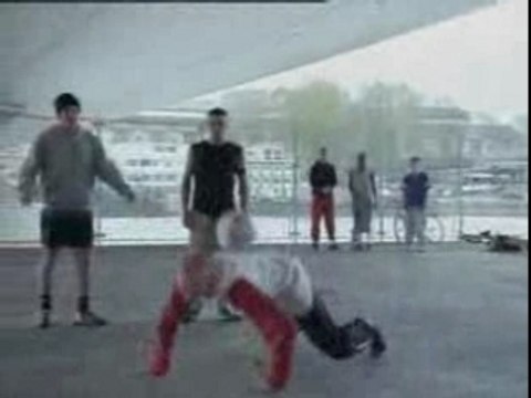 FOOT - Ronaldinho freestyle (Nike)