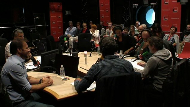 La drôle d'Humeur de Christophe Alévèque : Les Guignols n'ont toujours pas repris sur Canal Bolloré, les vrais étaient à La Baule