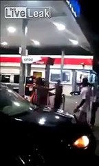 Live in the hood : Lady Fights Men