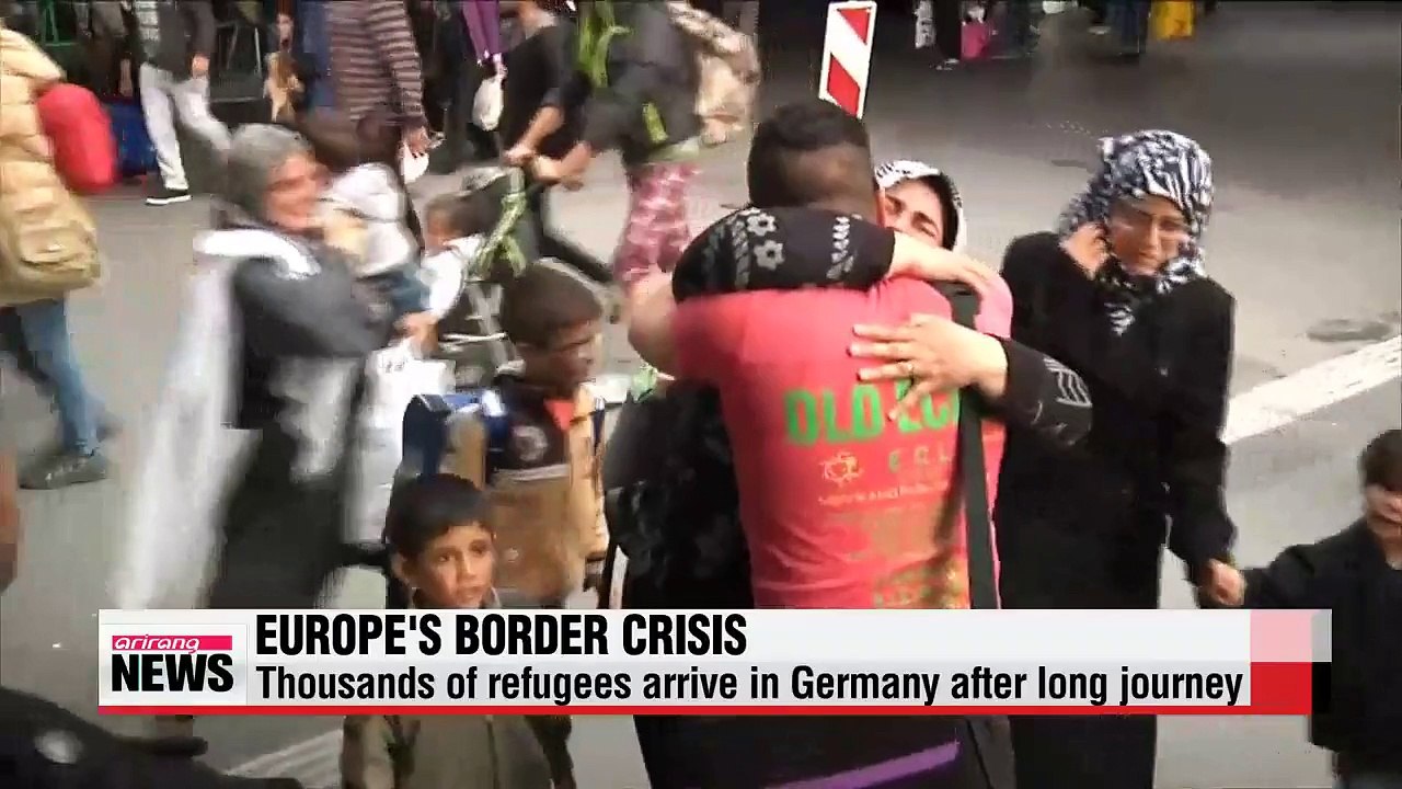 Pope Francis calls on parishes to house refugee families