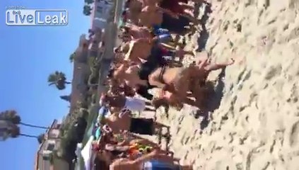 {{ BIKINI }} GIRL FIGHT at BEACH == these are  = = WHITE GIRLS ==