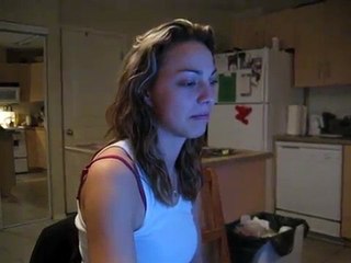 2 girls 1 cup reaction-amanda