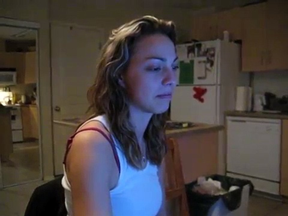 2 girls 1 cup reaction-amanda