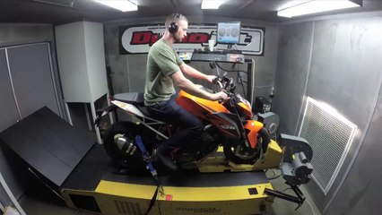 DYNO RUN VIDEO: 2015 KTM Super Duke R