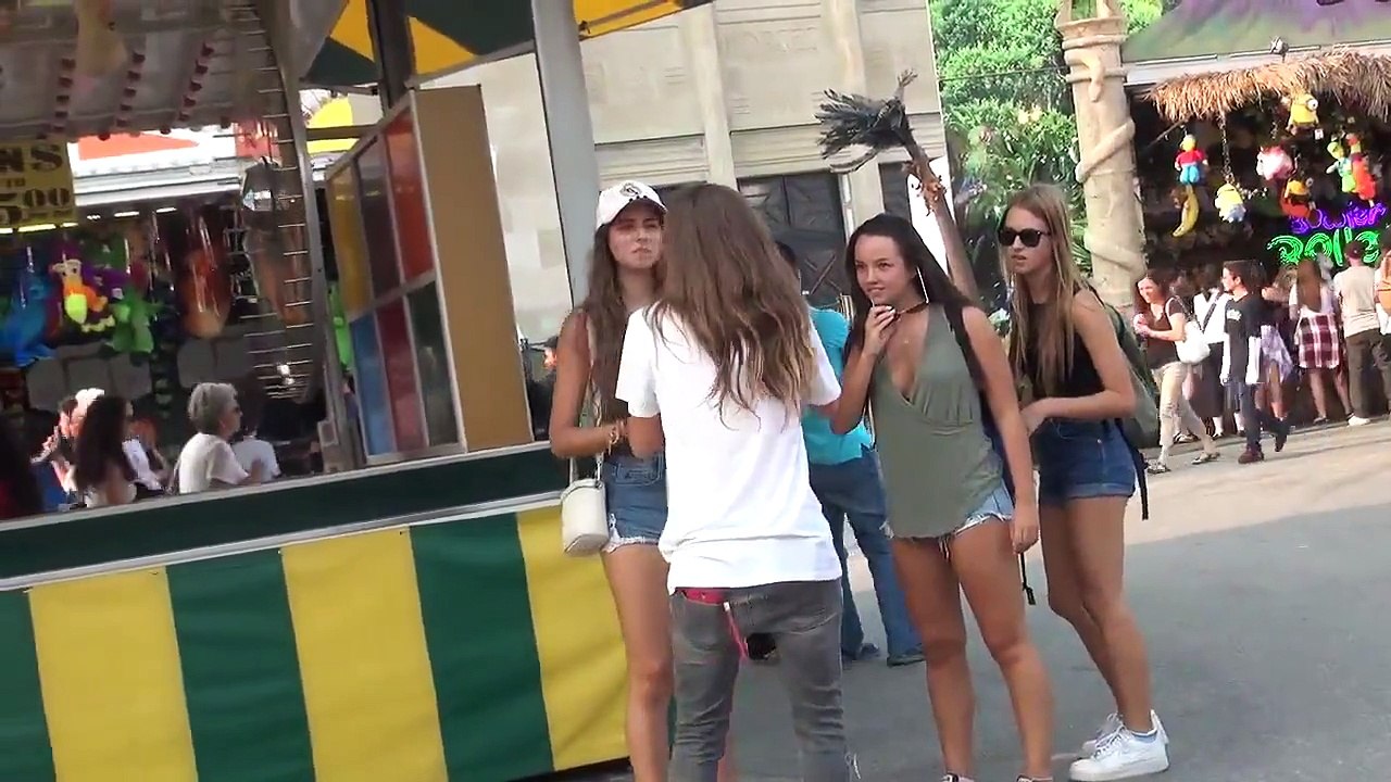 GIRL PICKS UP GIRLS- EPIC RAMPAGE