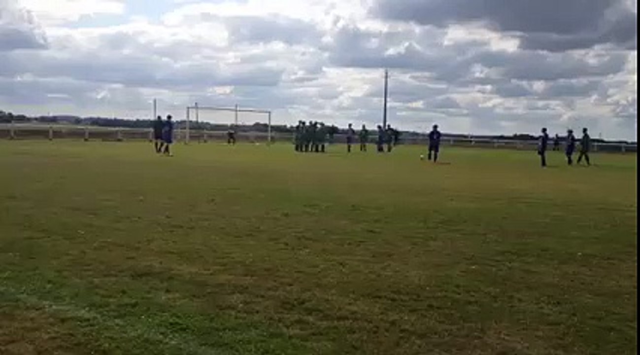 Coup franc de Guillaume contre Moustoir Remungol 2