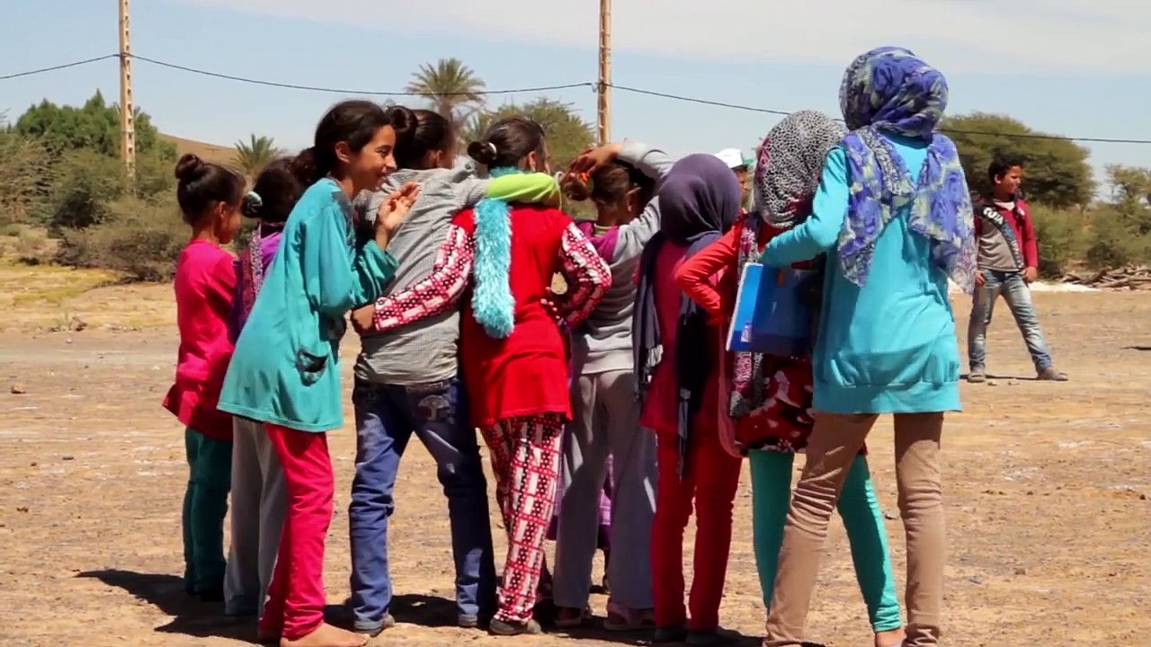 ALAIN AFFLELOU dona gafas para niños marroquíes