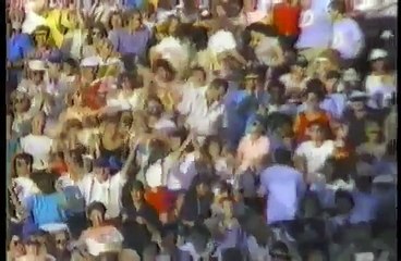 Whitney Houston - Love Will Save The Day & Didn't We Almost Have It All (Live Japan Olympics 1988)
