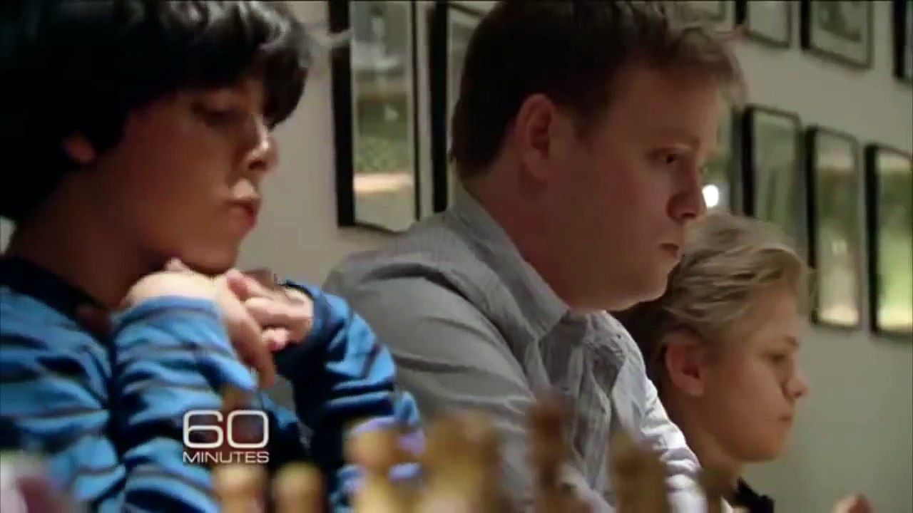 Mozart of Chess Magnus Carlsen - Wins 10 people at the same time in blind