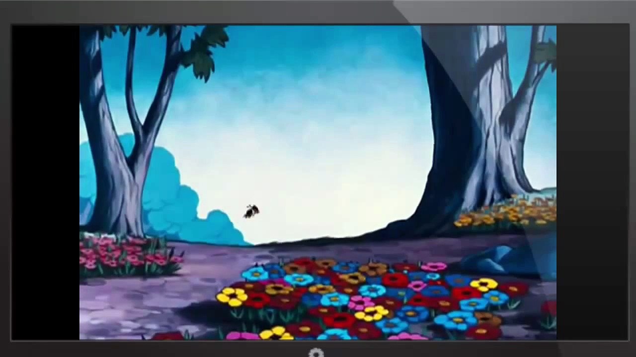 donald duck bee on guard