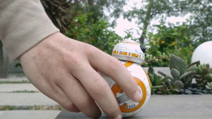 BB-8 le tout nouveau droid Star Wars est maintenant un jouet pour les enfants