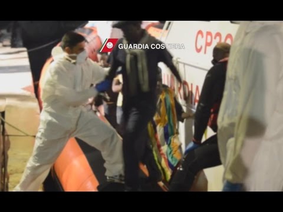 Lampedusa - 107 migranti salvati dalla Guardia Costiera (07.09.15)