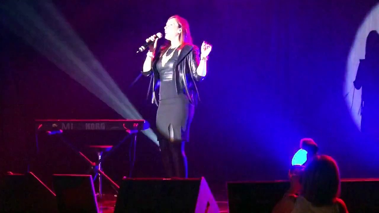 Alisson Imbergamo  chante - I'm alive -