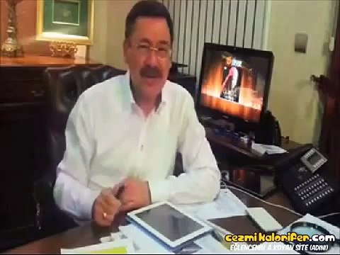 Melih Gökçek İle Şarkı Göndermece Pussy Versiyon