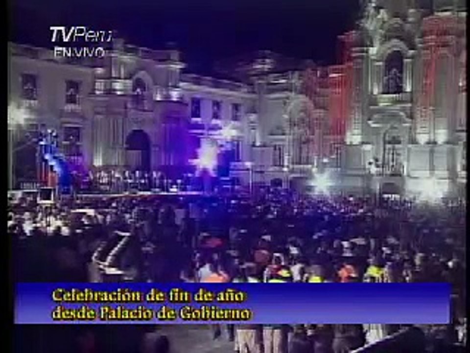 FELIZ AÑO PERU 2011 EN PALACIO DE GBO. CON GRUPO 5