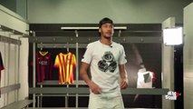 Neymar amazing Freestyle skills and keepy uppies with an Orange in Barcelona's training room 2015 HD