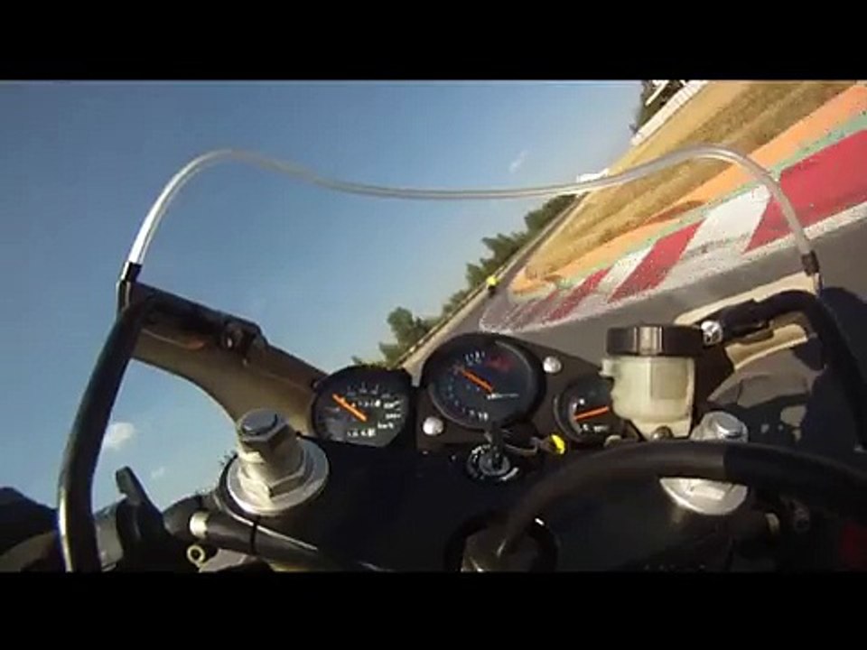 Suzuki RGV250 Most Juli 2010 Onboard Racetrack