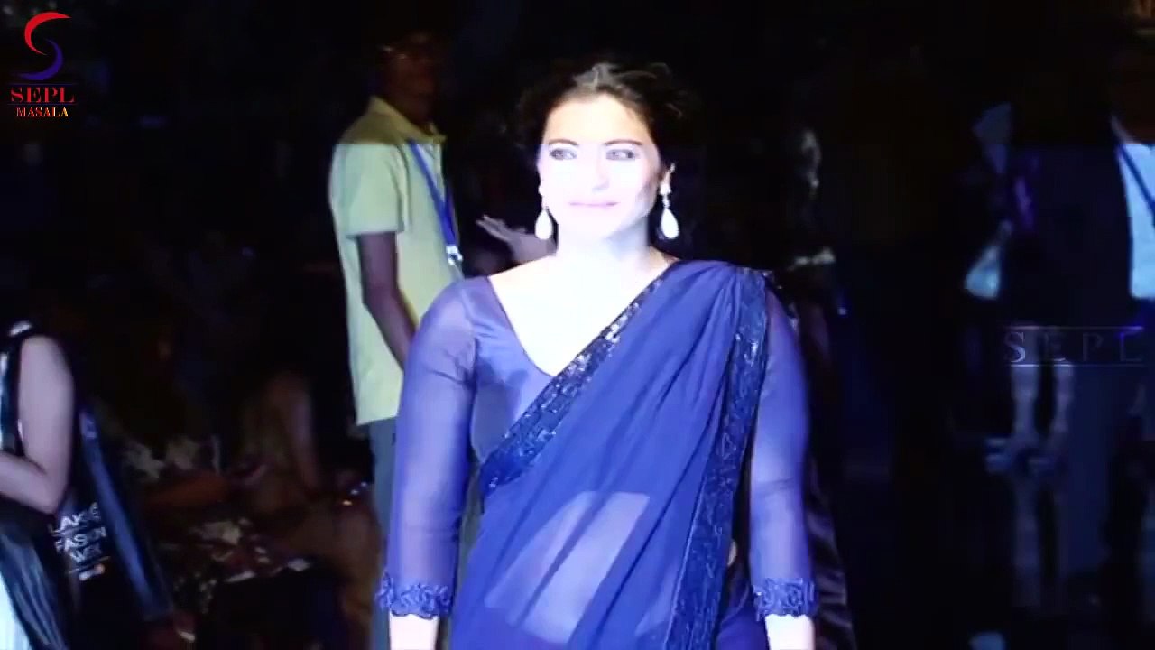 Kajol NAVEL Exposing in Low Hip Saree