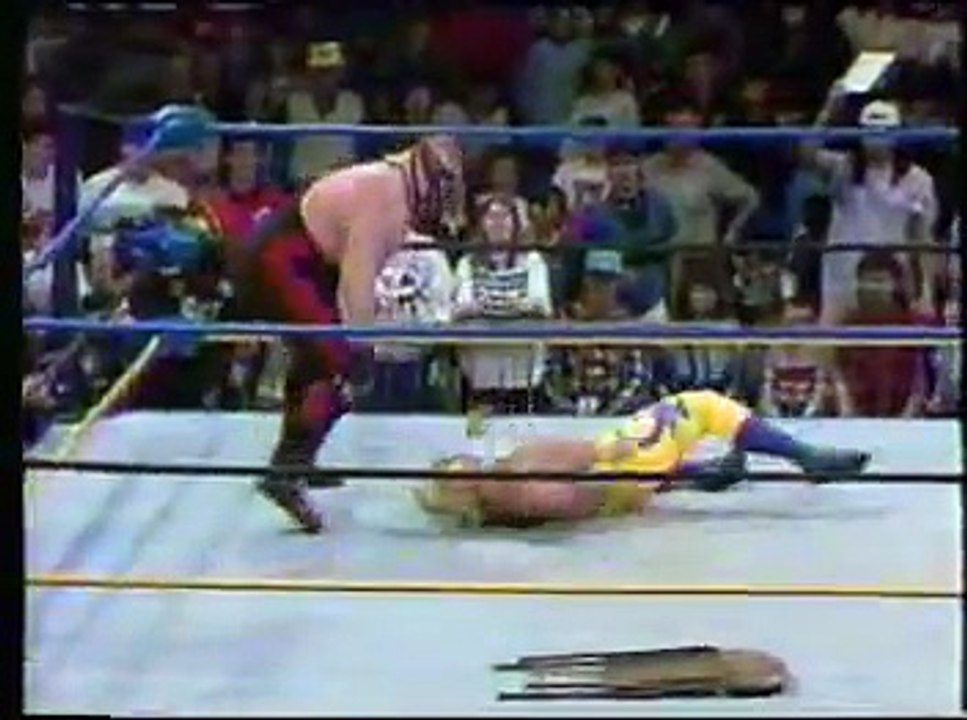WCW - Vader attacks Sting
