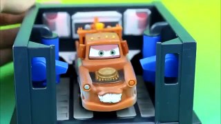 Disney Pixar Cars 2 Tokyo Playset Mater, Grem Lemon & Sumo Wrestlers! Crashing fun!