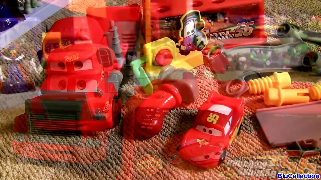 Pixar Cars Mack Tool Truck 2-in-1 Transform Camión Mack Truck Hauler in Workbench by ToyCollector