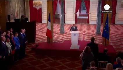 France accepts 24,000 migrants, prepares for airstrikes over Syria