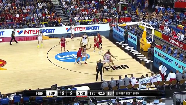 Fernandez's Crazy Between-the-Legs Bounce Pass - EuroBasket 2015