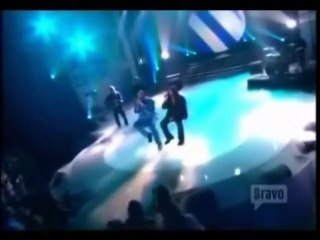 P.M.Dawn-Doc.G Almost Falls Off The Stage During The Blurry Cover.Mp4