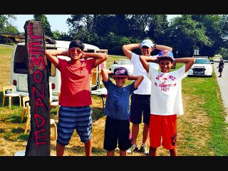 Julian Seinfeld's lemonade stand shut down by the police