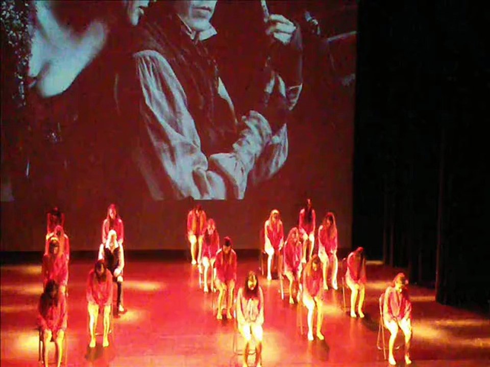 Gala danse 2015 - Léa - chaises