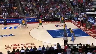 Blake Griffin spins and finishes