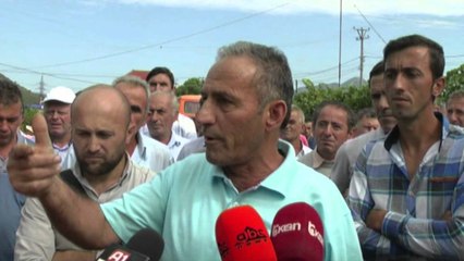 Elbasan, tregtarët në protestë kundër aksioneve anti-duhan
