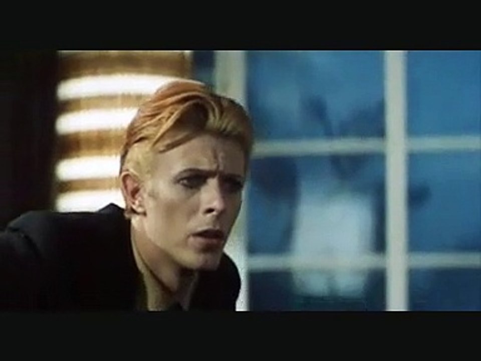 David Bowie in The Man who Fell to Earth - Outside