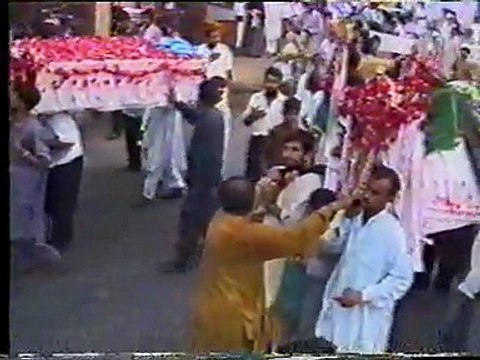 EK RAAT KA MEHMAAN HON MAIN Video Noha by Farhan Ali Waris 1999