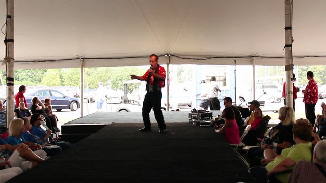 JJ Elvis sings 'Never Gonna Fall In Love Again' Elvis Week 2015