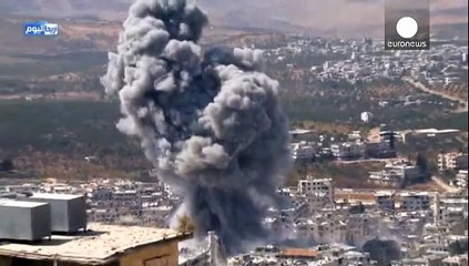 Download Video: Los rebeldes sirios acusan al Ejército de lanzar bombas de barril contra la población en Ariha